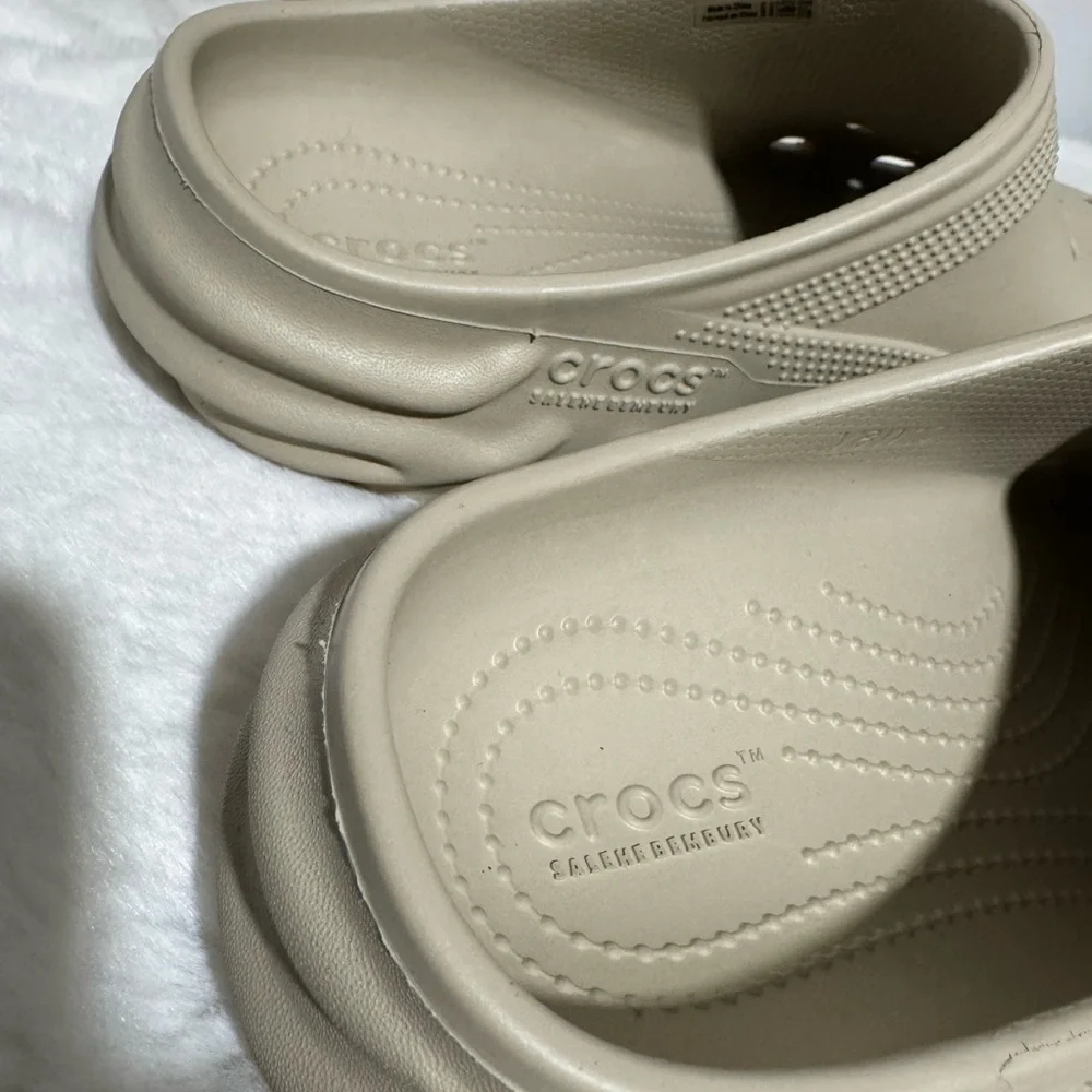 Crocs Salene Bembury Unisex Beige Clogs